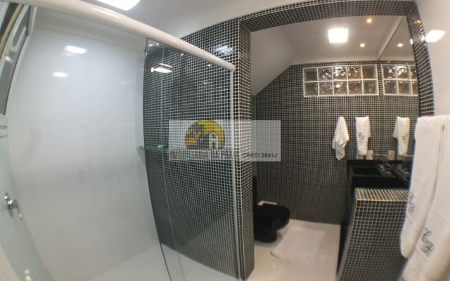 ad959e02-2c3d-4416-8cb1-e2a6e599c270.c10