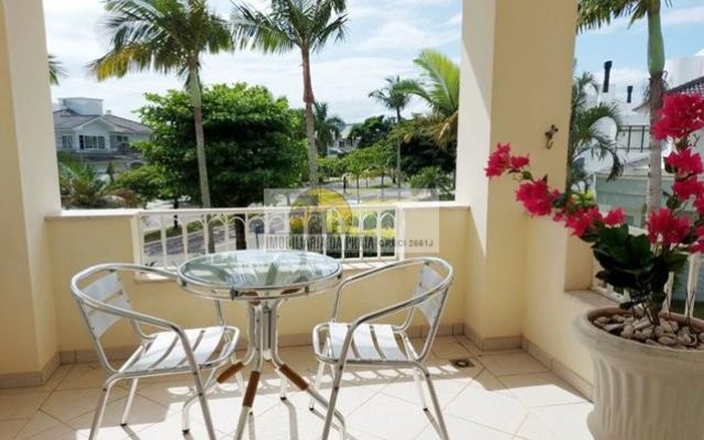 b8d5489c-bb61-4523-b3a1-f828b5e7d906 (Copy)