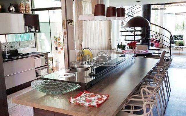 d4f9d468-3a11-4488-89a5-9f1dc3769597.c10