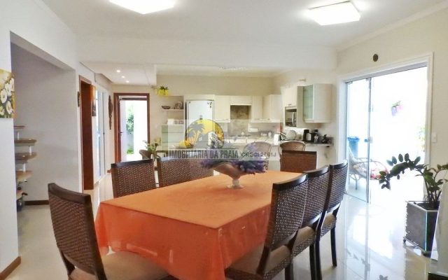 e9f81b82-ae39-4ea9-b983-e71a445a93c4.c10